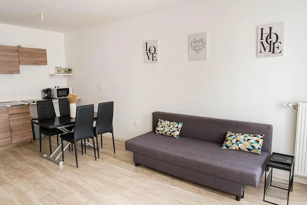 L'Escapade Confortable Le Blanc-Mesnil Apartment